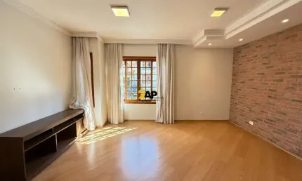 Casa em Condomínio à Venda em Cotia-SP - 3 Quartos, 1 Suíte, 2 Salas, 3 Banheiros, 2 Vagas, 150m² - Jardim da Glória.