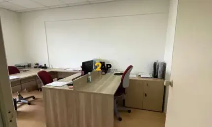Sala Comercial Mobiliada em Santo Amaro - 2 Salas, 1 Banheiro, 1 Vaga de Garagem, 40m² - Imperdível!