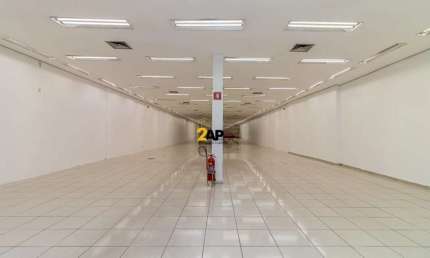 Loja para Aluguel na Rua Augusta: Ponto Comercial com 2 Banheiros e 570m² no Bairro Cerqueira César
