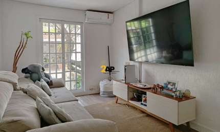 Espaçosa casa para locação no Jardim Paulistano, São Paulo-SP: 3 quartos, 3 salas, 3 banheiros, 3 vagas de garagem, 200m²