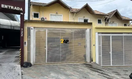Sobrado à venda em São Paulo-SP, Jardim Peri Peri - 2 suítes, 1 sala, 3 banheiros, 2 vagas de garagem, 64,00m².