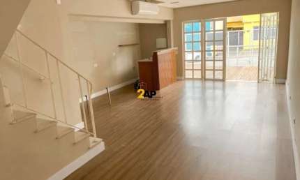 Casa Comercial para Locação no Campo Belo, São Paulo-SP: 3 Quartos, 2 Banheiros, 150m² de Área.