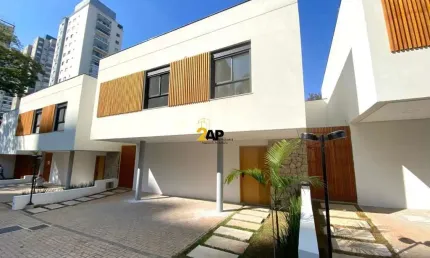 Sobrado em condomínio no jardim prudência com 4 quartos, 2 suítes, 2 salas e 310m² de área privativa.