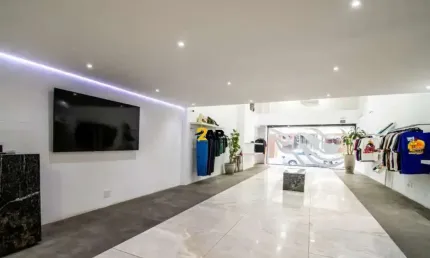 Loja comercial para locação na Consolação, São Paulo-SP: 3 salas, 2 banheiros, 246m² de área. Venha conferir!
