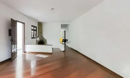 Casa à venda de 190m² no jardim peri peri! 3 quartos, 2 suítes, 4 vagas de garagem.