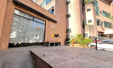 Ponto Comercial para Locação na Vila Andrade, São Paulo-SP: 1 Banheiro, 30m² de Área.