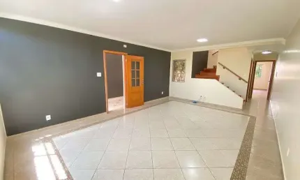 Imperdível oportunidade: Casa à venda em São Paulo-SP, Vila Sônia, 3 quartos, 1 suíte, 4 banheiros, 3 vagas, 264m². Venha conferir!