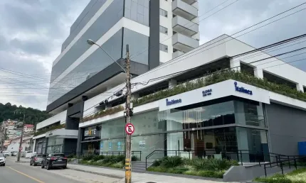 Sala comercial à venda na Rua José Brognoli, Saco dos Limões, Florianópolis por R$ 890.000