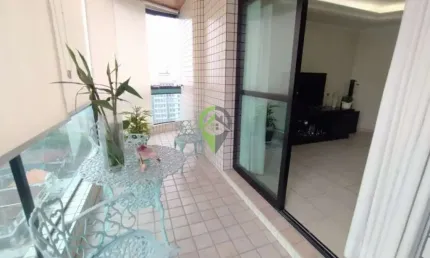 Apartamento com 3 dormitórios e 2 vagas de garagem demarcadas no Embaré em Santos