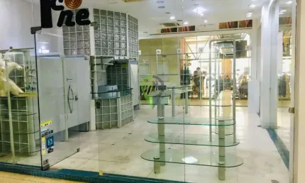 Sala comercial para alugar na Rua Fernão Dias, Gonzaga, Santos