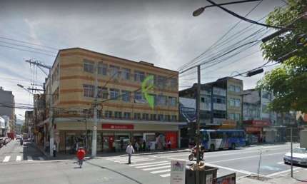Prédio Comercial no Centro de Santos, com 2 amplos pavimentos para locação2º piso: Recepção, 6 salas, 4 banheiros. As opções de utilizações são enormes