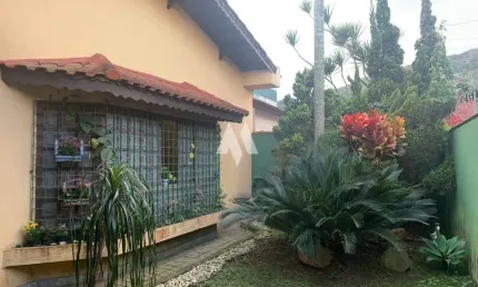 Casa à venda no bairro jardim independência - são vicente/sp