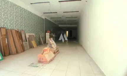 Loja comercial ampla no centro de santos área total de 270m² ótima localização em uma rua movimenta