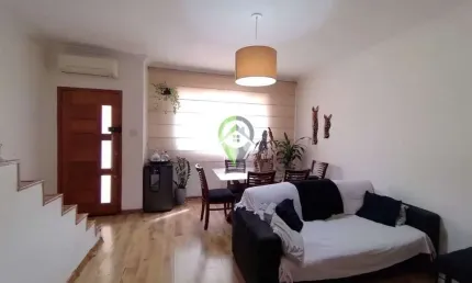 Aconchegante Sobrado em Villagio no charmoso bairro do Boqueirão