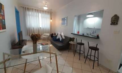 Excelente Apartamento 2 Dormitóriso a 1 Quadra da Praia em Santos, SP