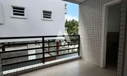 Casa Triplex Geminada - 134m² ,Arquitetura Moderna, Conforto Excepcional e na melhor localização da Praia da Enseada.