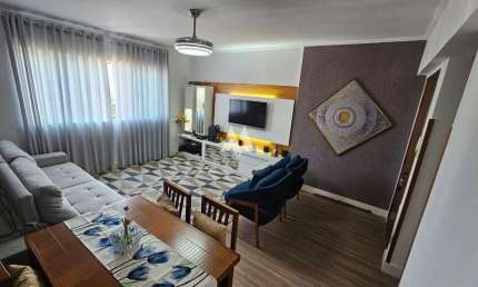 Apartamento Aconchegante na Vila Belmiro com 02 quartos (01 suíte), garagem demarcada na escritura.