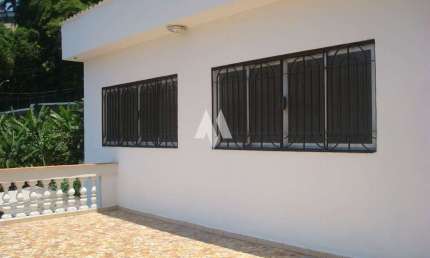 Casa à Venda no Centro de São Vicente– 307,73m², 4 Quartos, 1 Suíte, 4 Banheiros e Área de Festas
