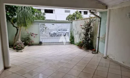 Casa á venda - 3 dormitórios - edícula - Ponta da Praia - Santos