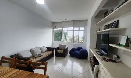 Apartamento de 2 dormitórios, 1 suite, garagem totalmente reformado de frente pro mar