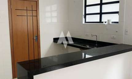 Casa Sobreposta Baixa 3 quartos e suítes, 2 vagas - Embaré / Santos