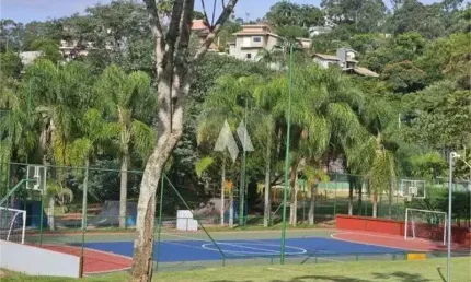 Casa / Resort com 3 dormitórios e 1 suíte em Condomínio - São Paulo