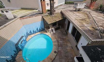 Casa com 4 dormitórios + 1 suíte + edícula  em Ponta da Praia, Santos/SP