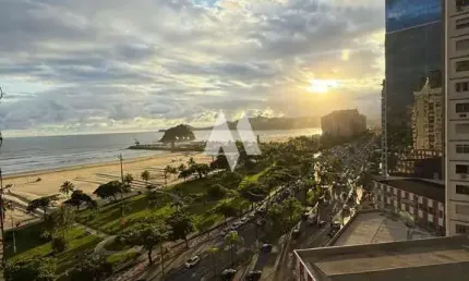 Apartamento á venda  02 dormitórios 1 suíte  com vista para o mar em Santos/Sp