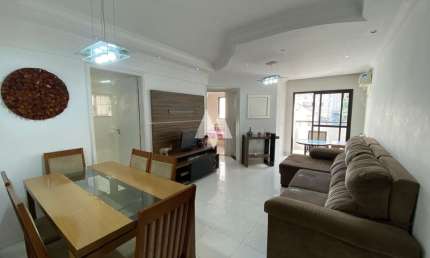 Apartamento 2 dormitórios, com vaga e lazer no prédio.Quadra da praia do Itararé, São Vicente/SP