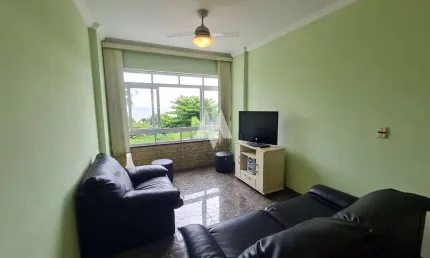 Apartamento reformado,73m²,  1 dormitório e com vista para a orla de santos