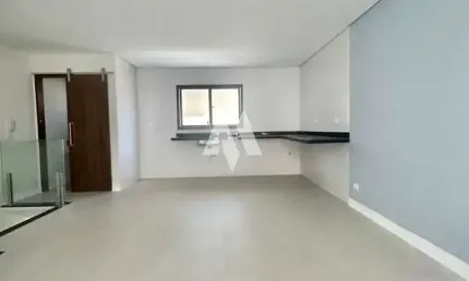 Linda casa em condomínio novo com acabamento impecável