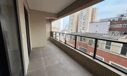 Apartamento à venda com 2 dormitórios e vaga demarcada em josé menino, santos/sp