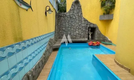 Cobertura, 400m², Ponta da Praia, 3 dormitóros, sendo  3 suítes, 3 vagas, Reformada,