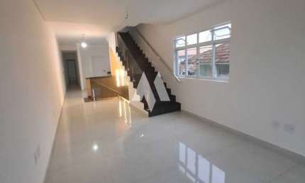 Casa Padrão Duplex 3 quartos /1 suite/ 2 vaga de garagem