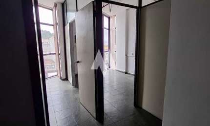 Casa comercial para alugar na Avenida Ana Costa, Vila Mathias, Santos