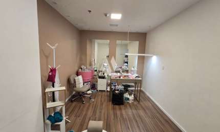 Sala Comercial CORPORATE dentro de uma sala ja pronta