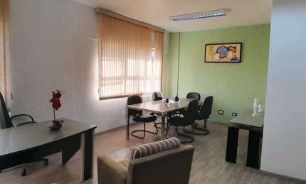 Sala Comercial - Rua Carvalho de Mendonça, próximo a Av.: Ana Costa