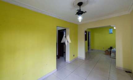 Casa Padrão para venda comercial no bairro do Macuco em Santos