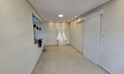 Apartamento no Marapé Venda 2 dormitórios, totalmente reformado, garagem fechada