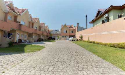 Casa em condomínio fechado com 3 quartos à venda na Rua Benjamin Cavet, 181, São Braz, Curitiba, 170 m2 por R$ 699.000