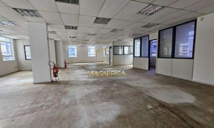 Sala comercial para alugar na Rua Visconde do Rio Branco, 8796, Centro, Curitiba, 215 m2 por R$ 11.000