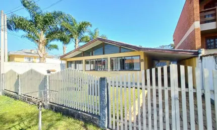 Casa com 3 quartos à venda na Rua Professora Maria do Carmo Martins, São Braz, Curitiba, 207 m2 por R$ 950.000