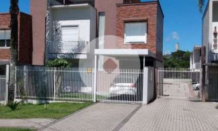 Sobrado com 3 quartos s/01 suíte para alugar, 168 m² por R$ 5.500/mês - Campo Com