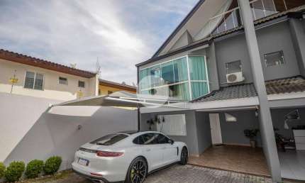 Casa com 3 quartos à venda na Rua João Koleski, 358, Campo Comprido, Curitiba