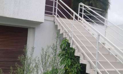 Sobrado para alugar, 385 m² por R$ 11.900/mês - Colonial - Londrina/PR