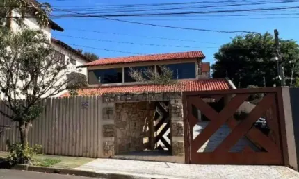 Casa à venda, 309 m² por R$ 1.100.000 - Champagnat - Londrina/PR