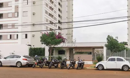 Apartamento com 3 dormitórios para alugar, 63 m² por R$ 2.740,00/mês - Aurora - Londrina/PR
