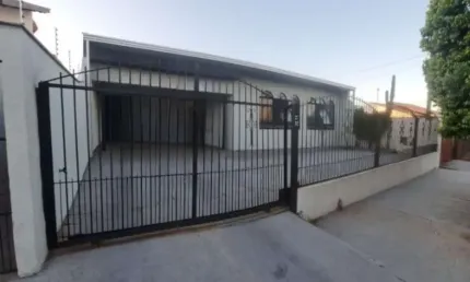 Casa com 4 dormitórios para alugar, 150 m² por R$ 2.300,00/mês - Santa Mônica - Londrina/PR