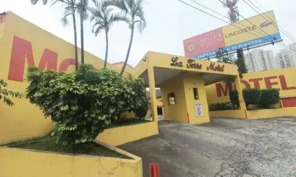 Terreno à venda, 2000 m² por R$ 7.100.000 - Vila Leonor