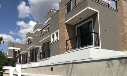 Casa com 3 quartos à venda no Boqueirão, Curitiba  por R$ 670.000